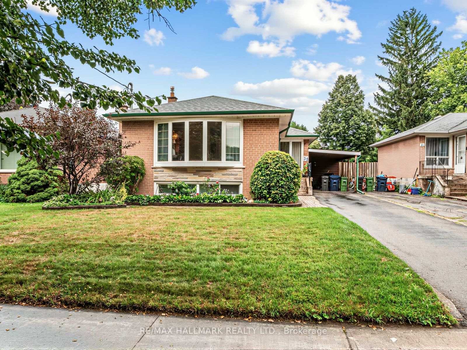 23 Lynnbrook Drive, Toronto, ON M1H 2M1