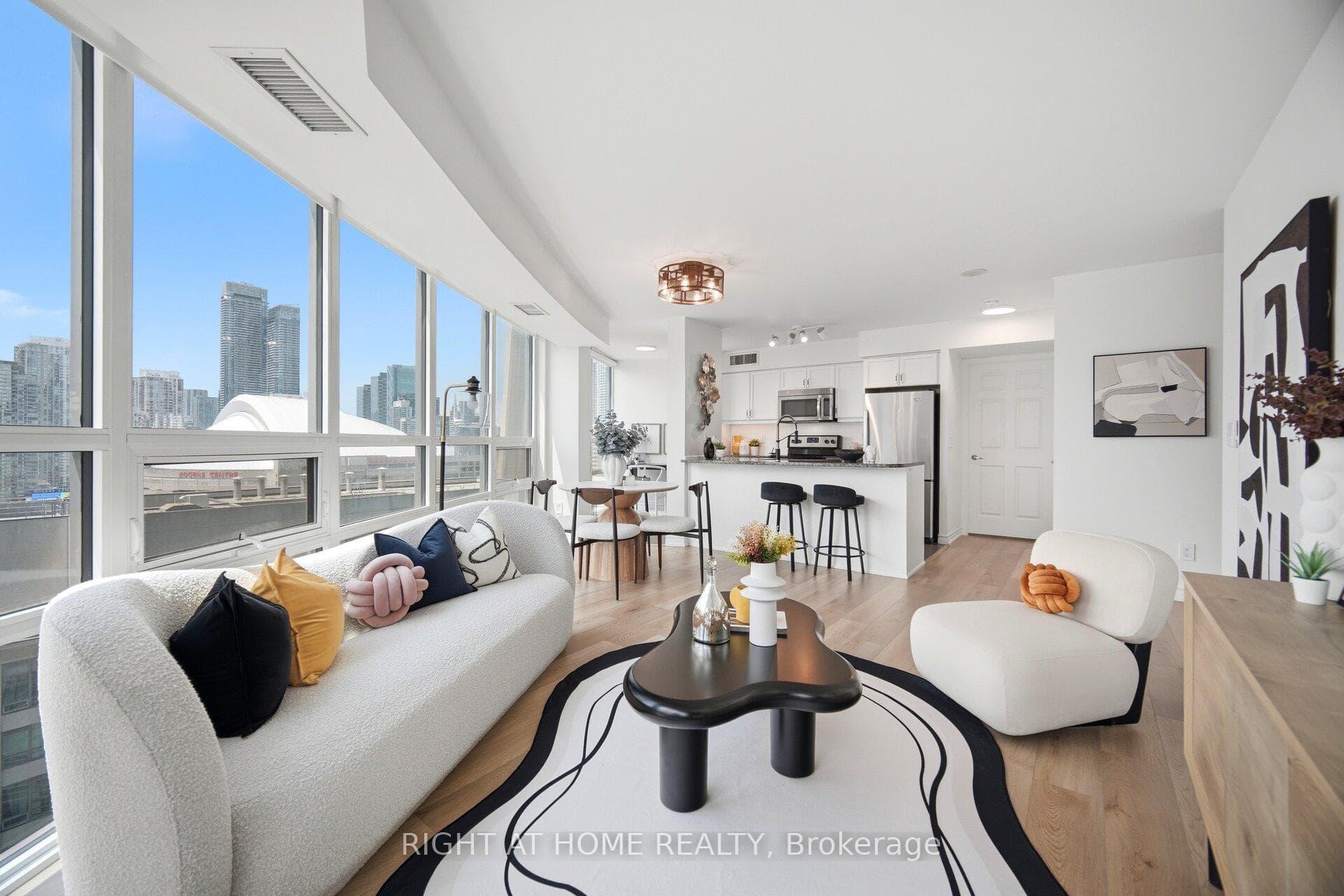 19 Grand Trunk Crescent #2511, Toronto C01, ON M5J 3A3