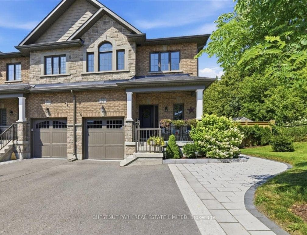 21 Gord Matthews Way, Uxbridge, ON L9P 0E9