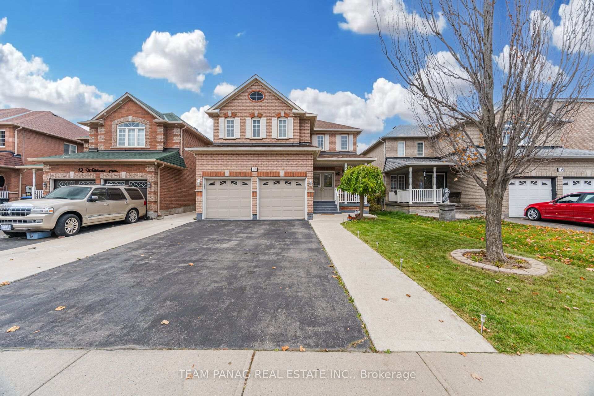 14 Whitehouse Crescent, Brampton, ON L6P 1M2