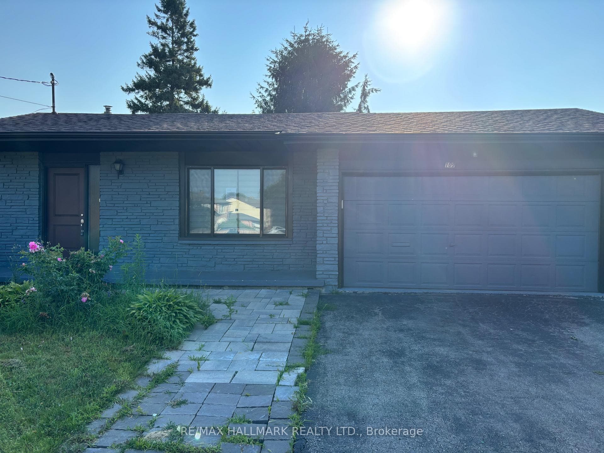 109 Thickson Road S, Whitby, ON L1N 2C7