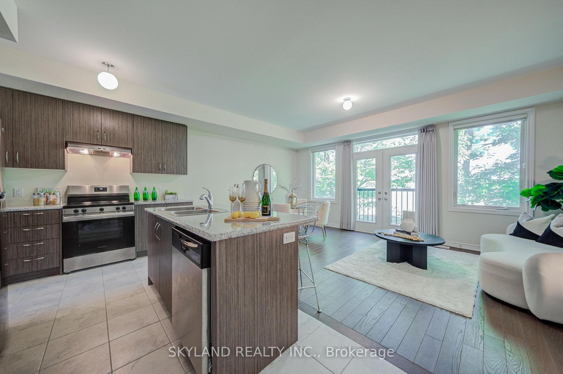 66 Puisaya Drive, Richmond Hill, ON L4E 1L2