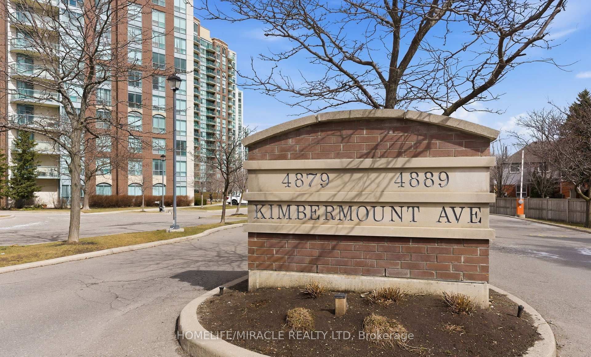 4889 Kimbermount Avenue, Mississauga - Condo Apartment
