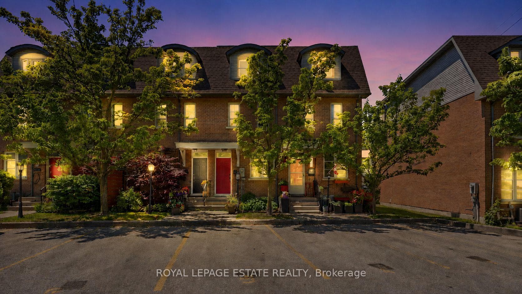 99 Goodwood Park Court 4, Toronto E03, ON M4C 5S9
