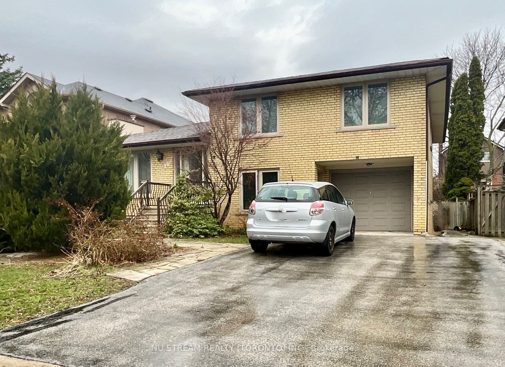260 Fisherville Road, Toronto, ON, Westminster-Branson