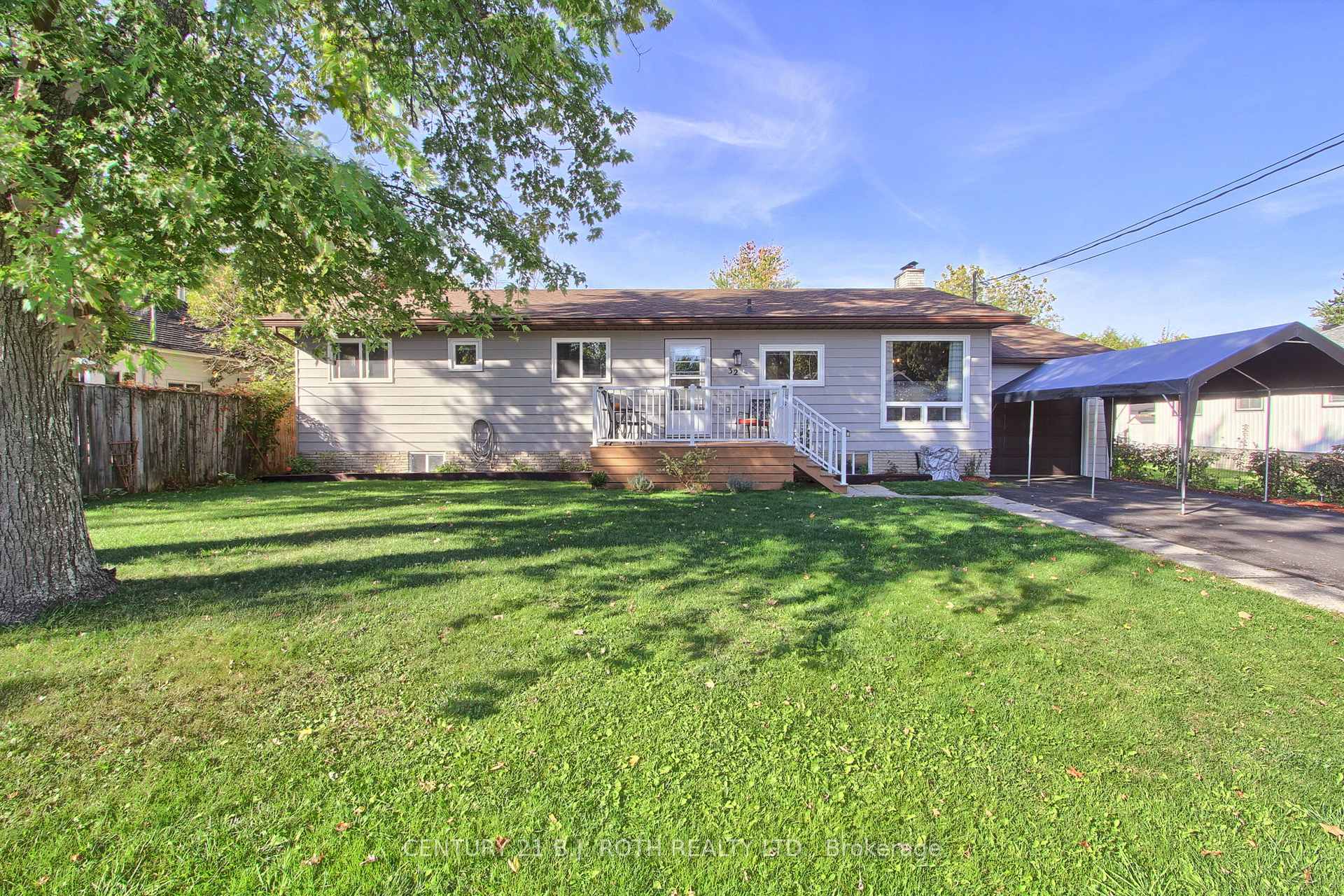 32 Franklin Beach Road, Georgina, ON L0E 1L0