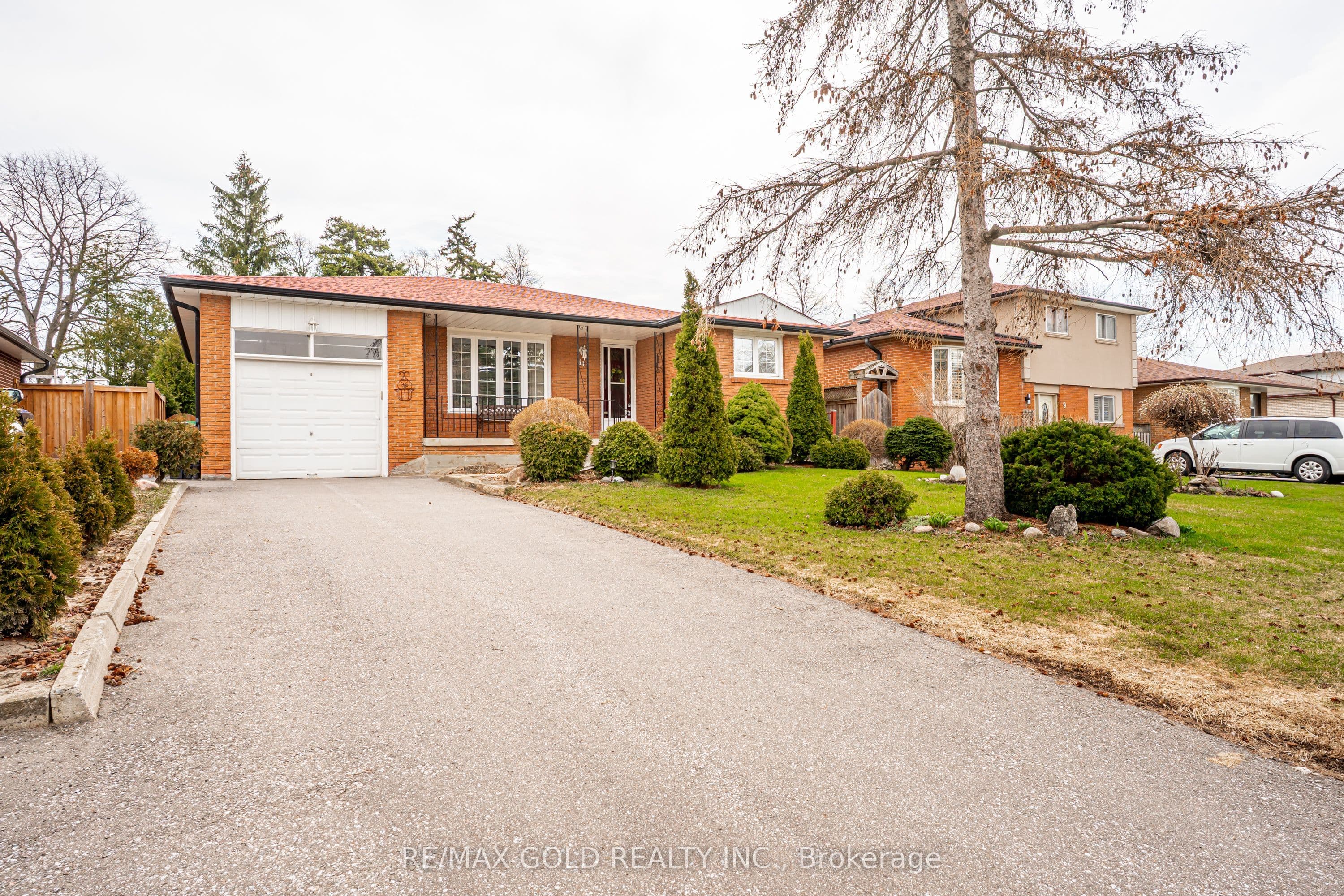 11 Edgebrook Crescent, Brampton, ON, Southgate