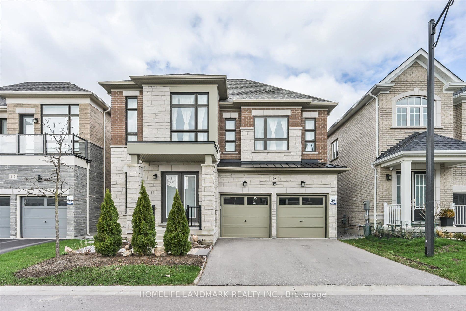 108 Pine Hill Crescent, Aurora - Detached