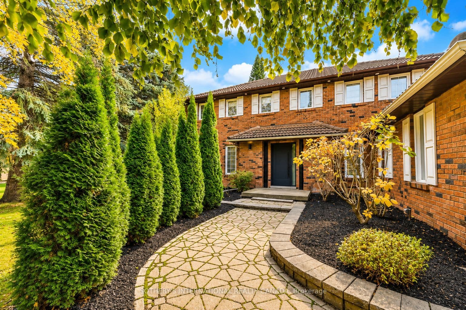 23 Hill Farm Road, King - Detached