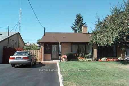 30 Dombey Road, Toronto, ON M3L 1N9