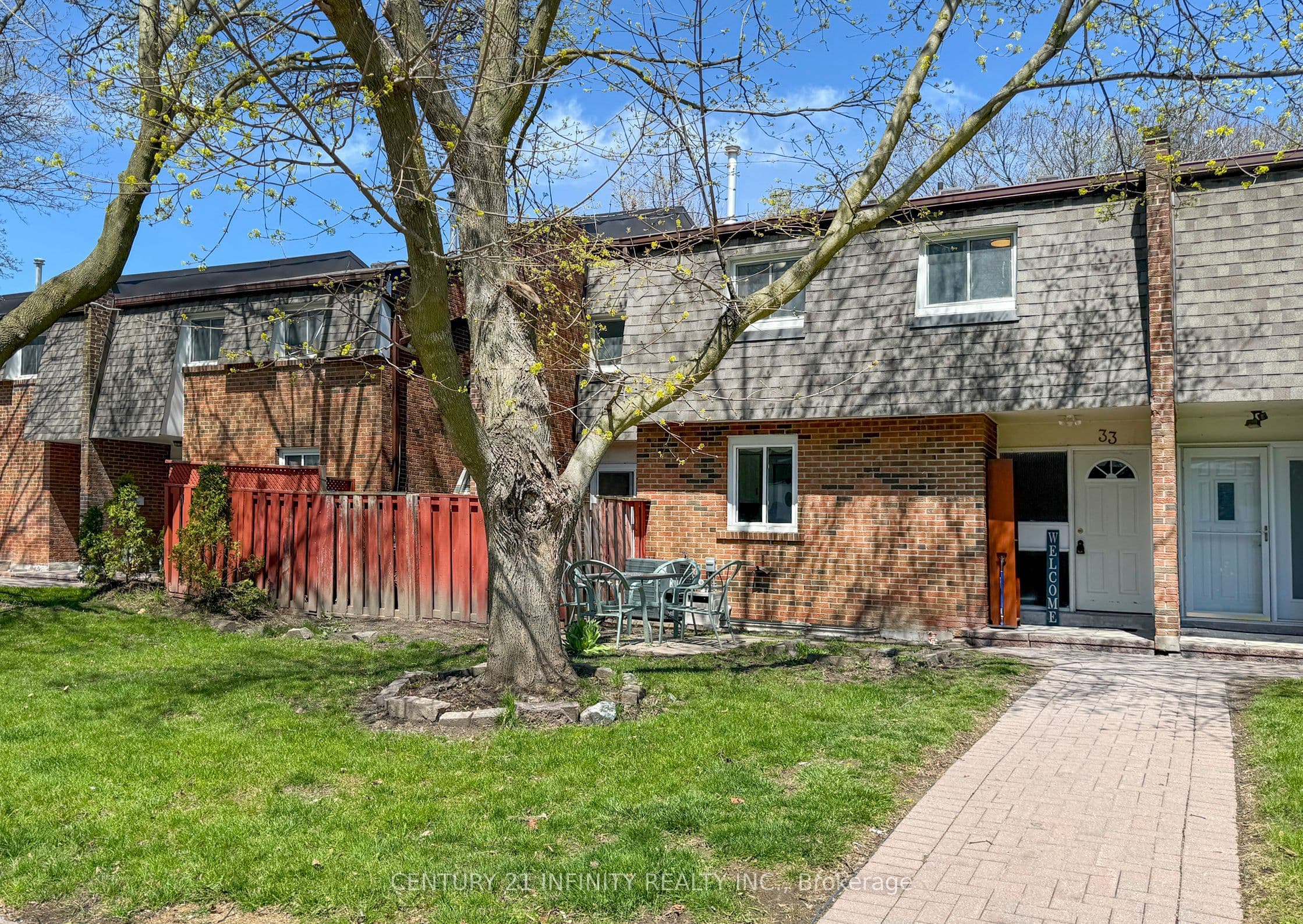 101 Dovedale Drive, Whitby - Condo Townhouse
