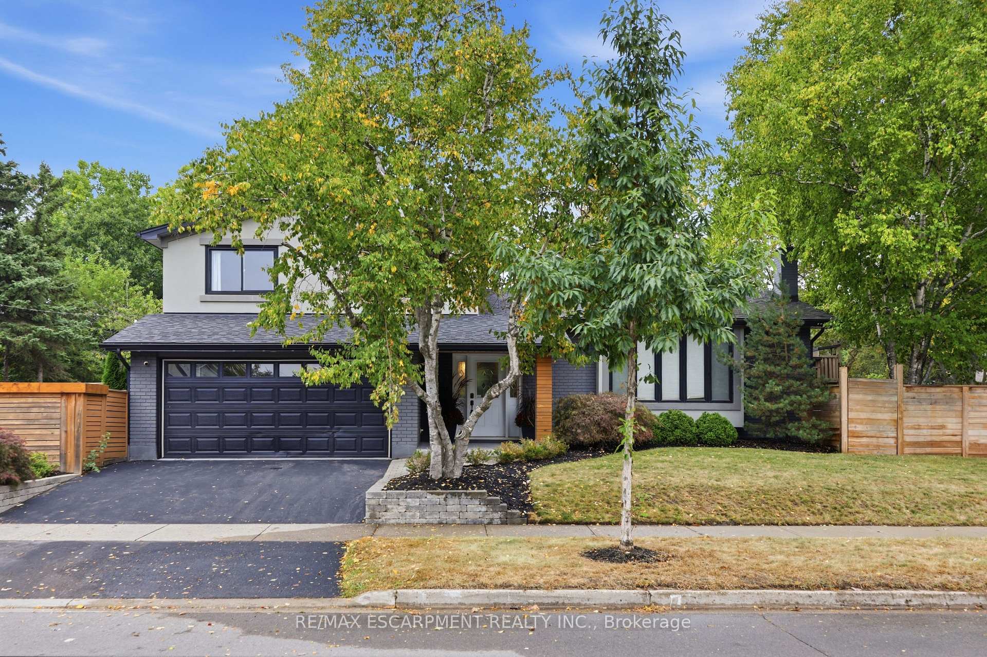 134 Fairwood Place W, Burlington, ON L7T 4B6