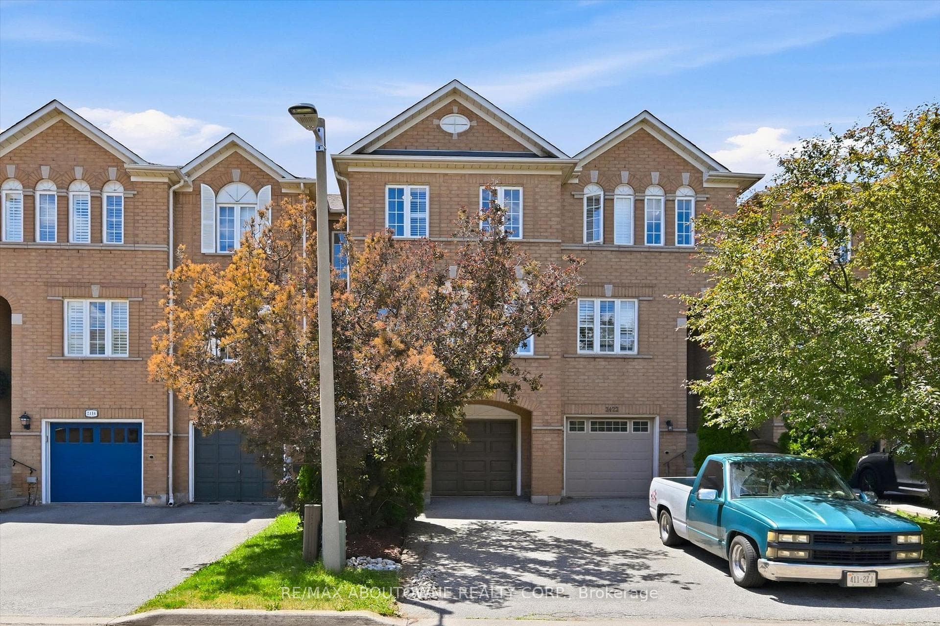 2420 RAVINEBROOK Crescent, Oakville, ON L6H 6Y2