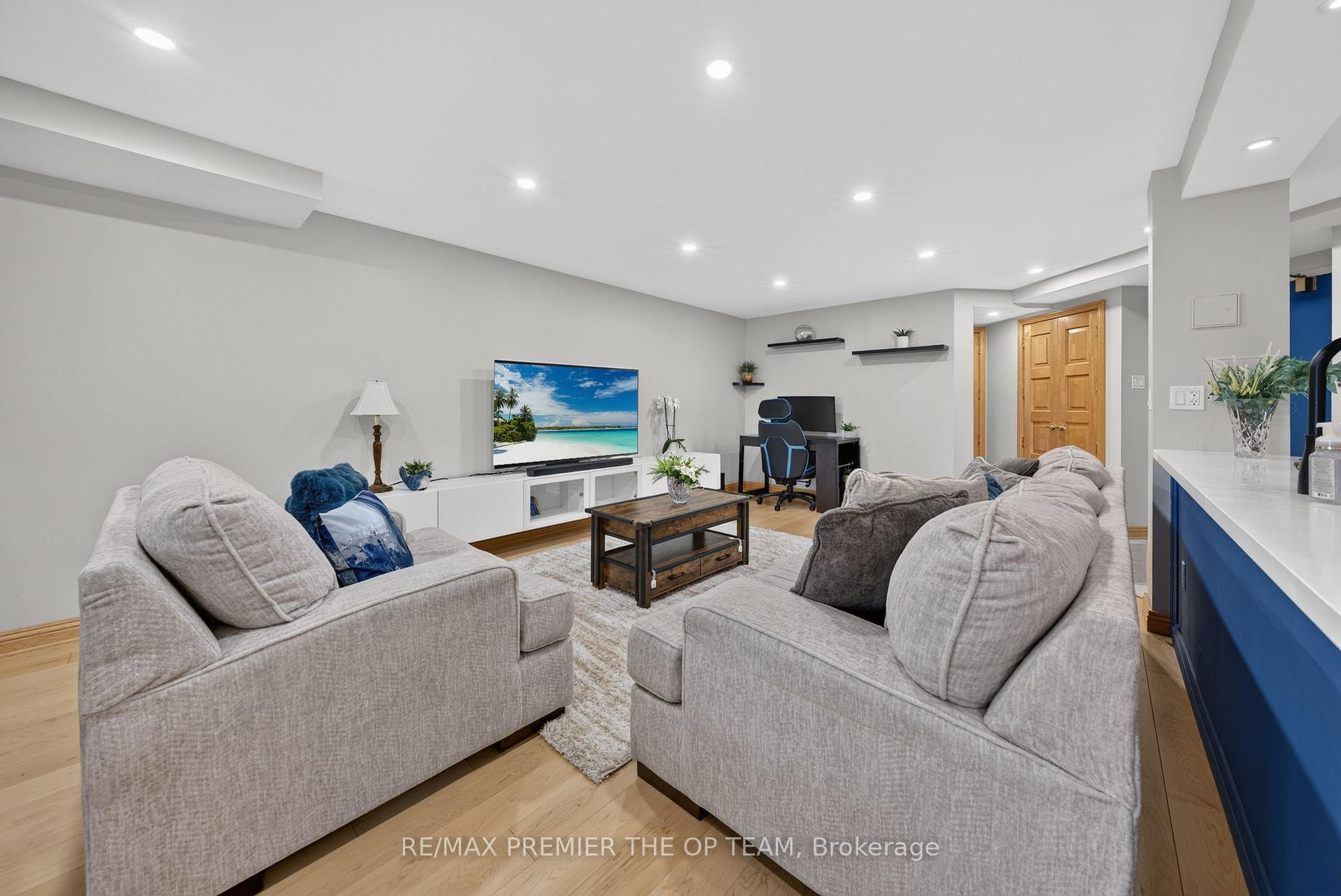 100 Arbors Lane 404, Vaughan, ON L4L 7G4
