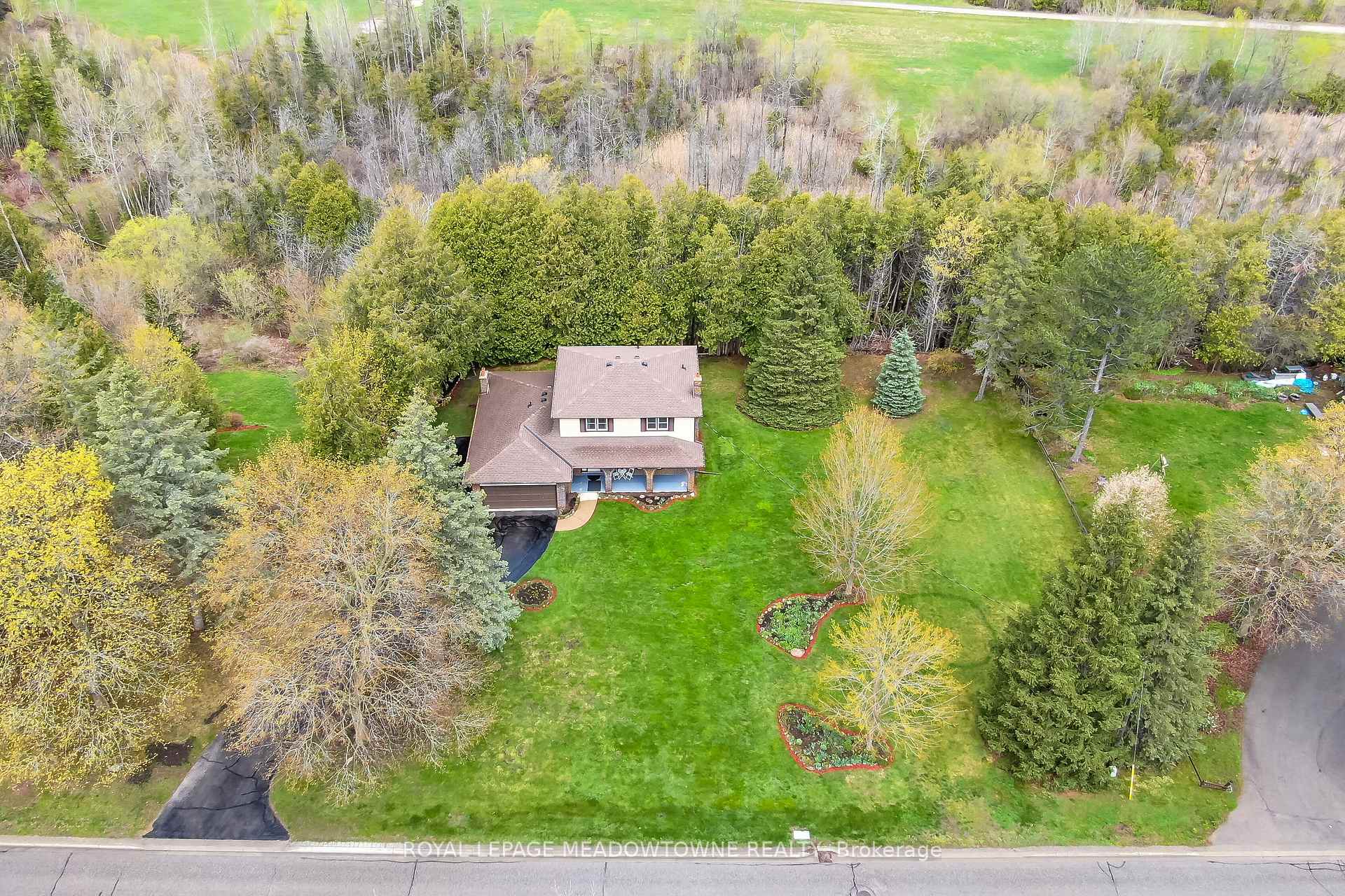 39 Wildwood Road, Halton Hills, ON L7G 2W8