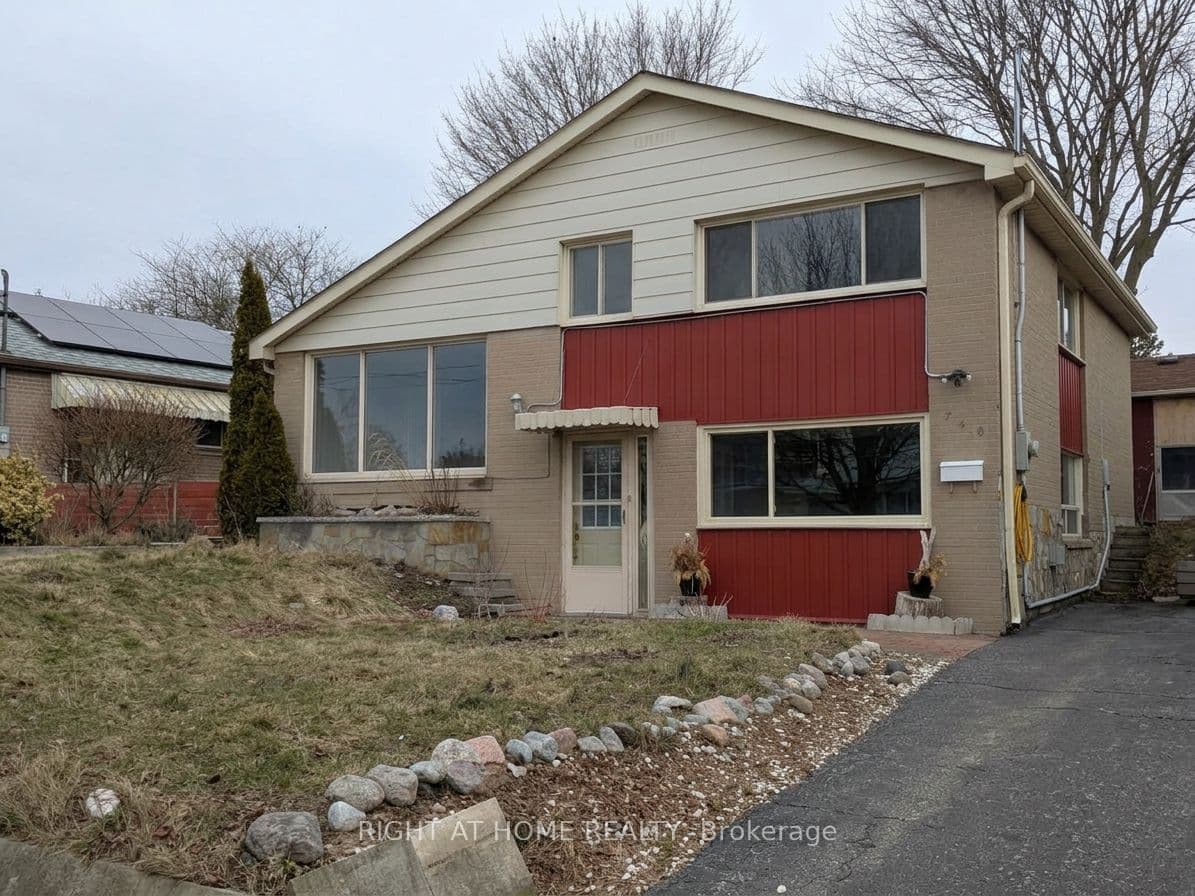 740 Stone Street, Oshawa - Detached