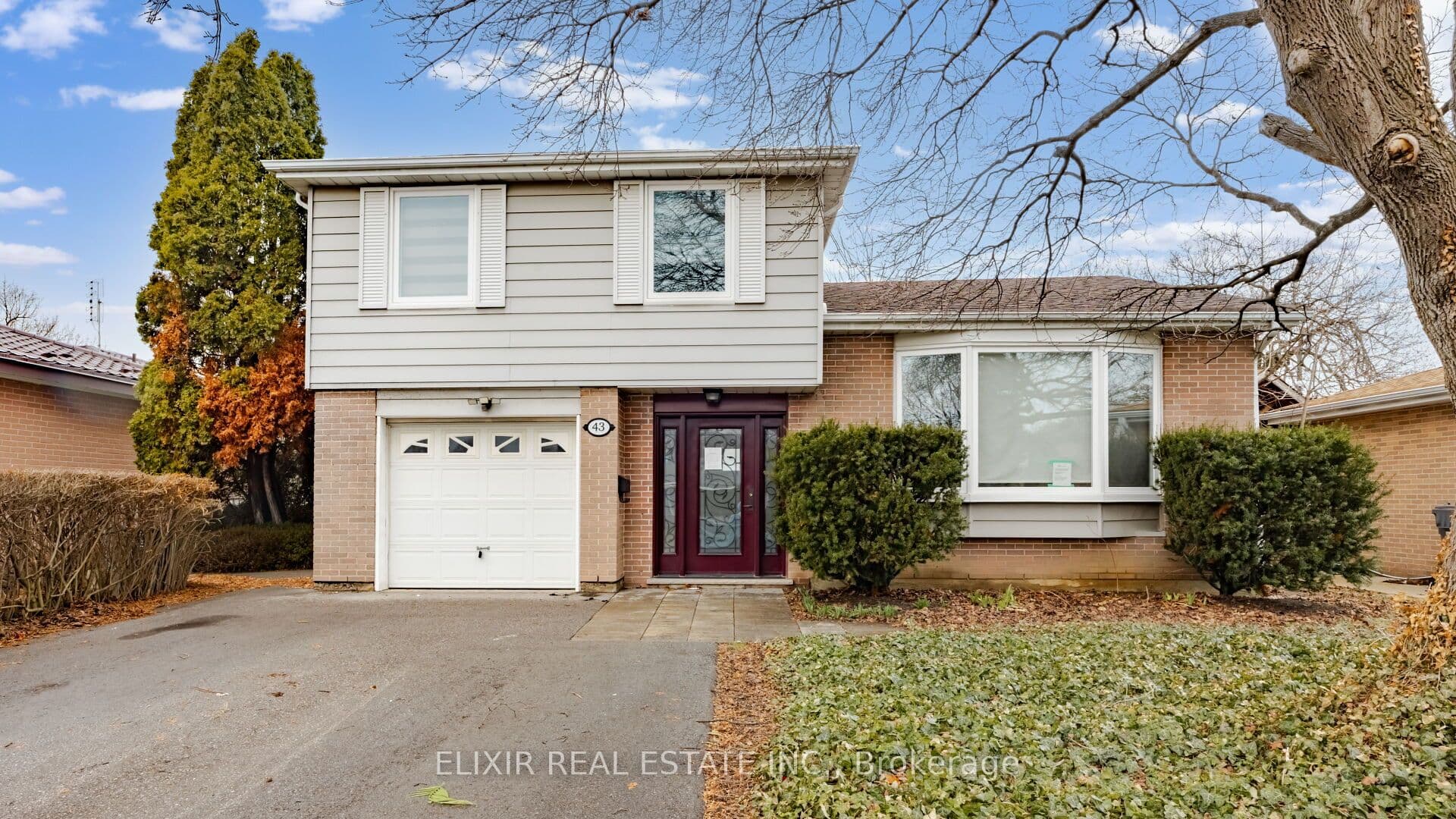 43 Bromley Crescent, Brampton - Detached