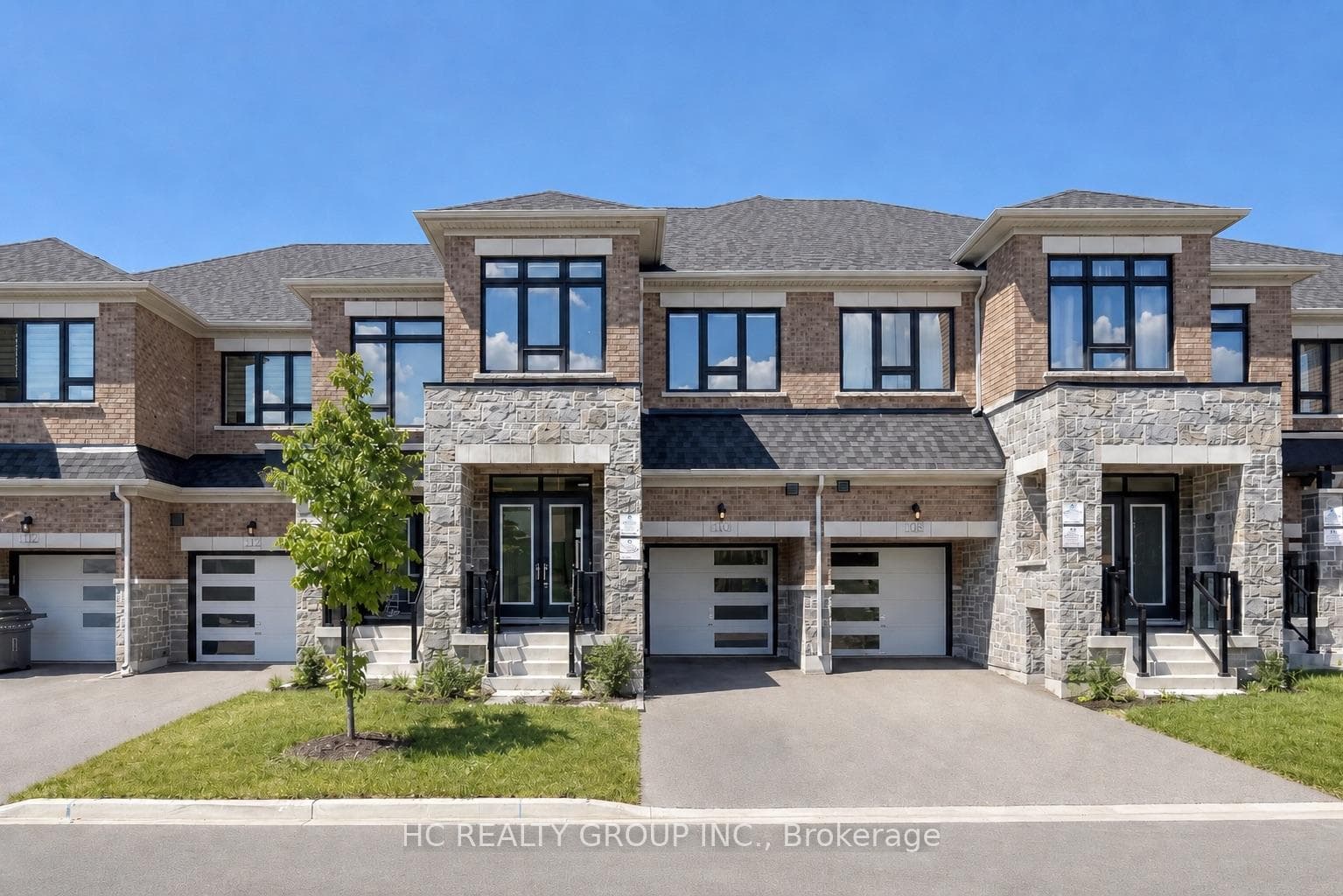 8 Hewison Avenue, Richmond Hill, ON L4S 0J2