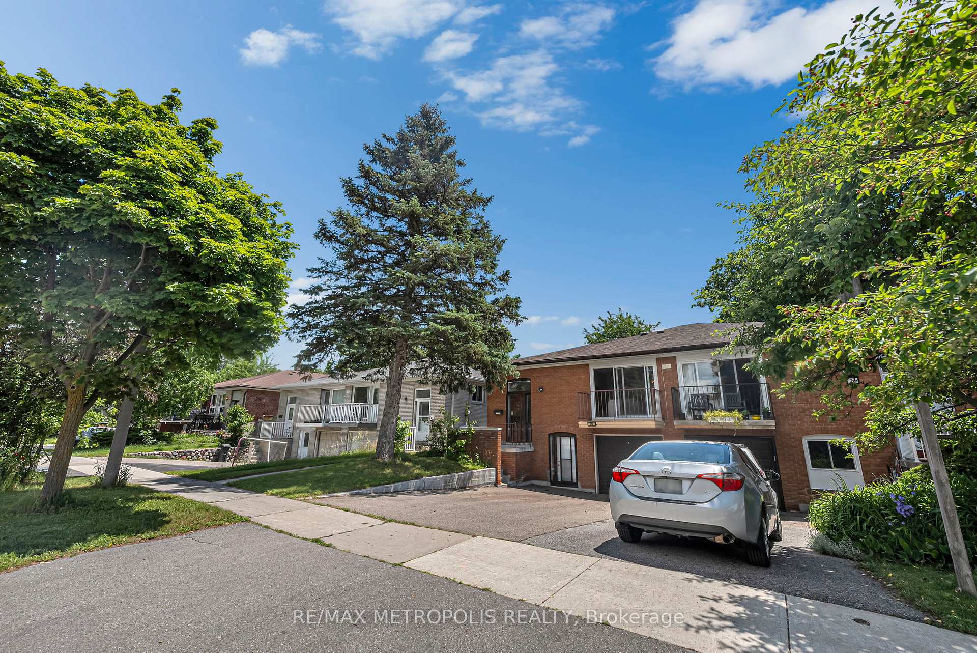 76 Harrington Crescent, Toronto C15, ON M2M 2Y5