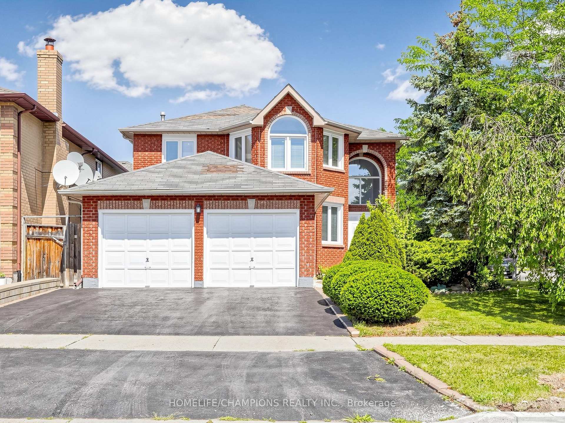1622 Sandhurst Crescent, Pickering, ON L1V 6R5