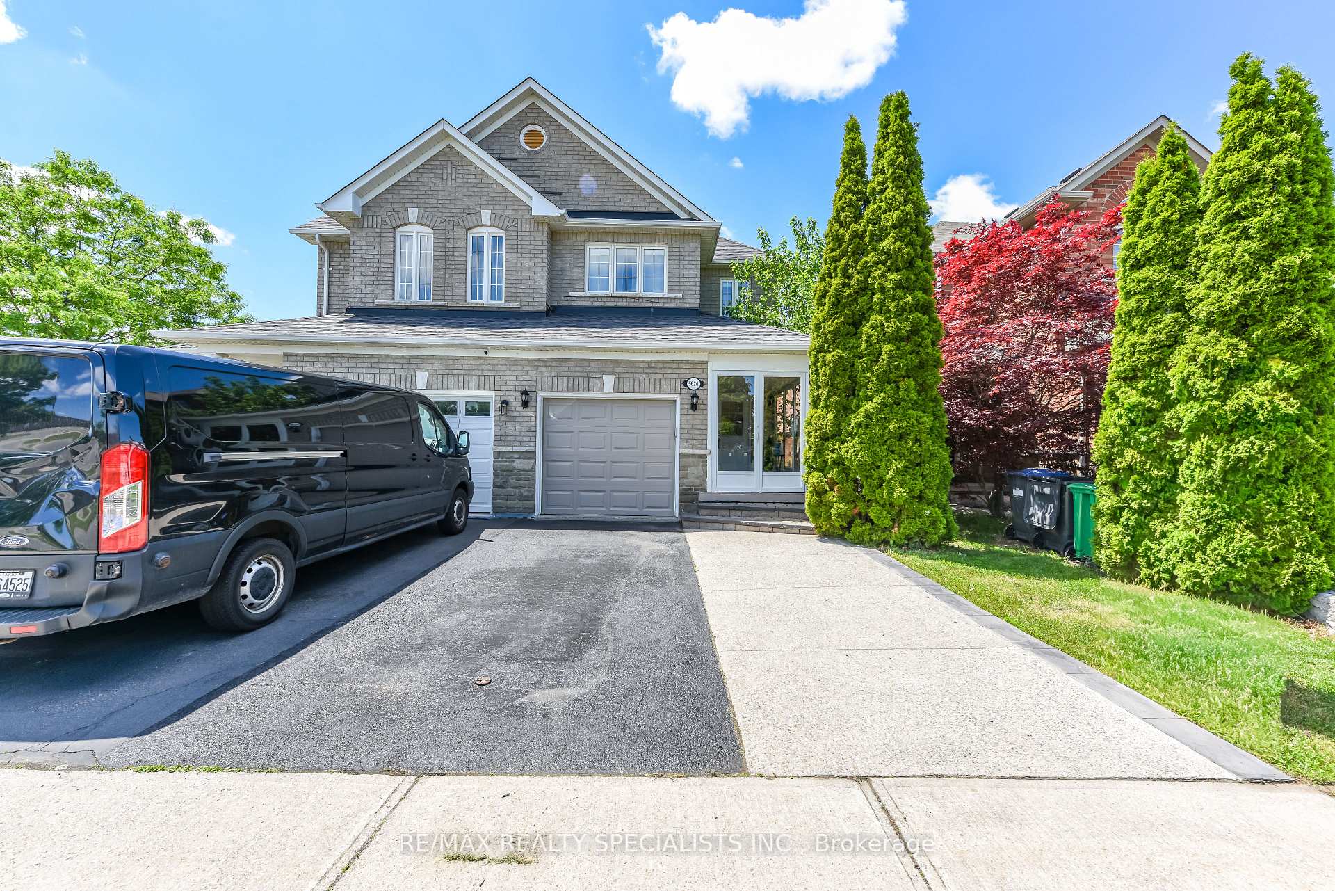 5624 Freshwater Drive, Mississauga, ON L5M 7N1