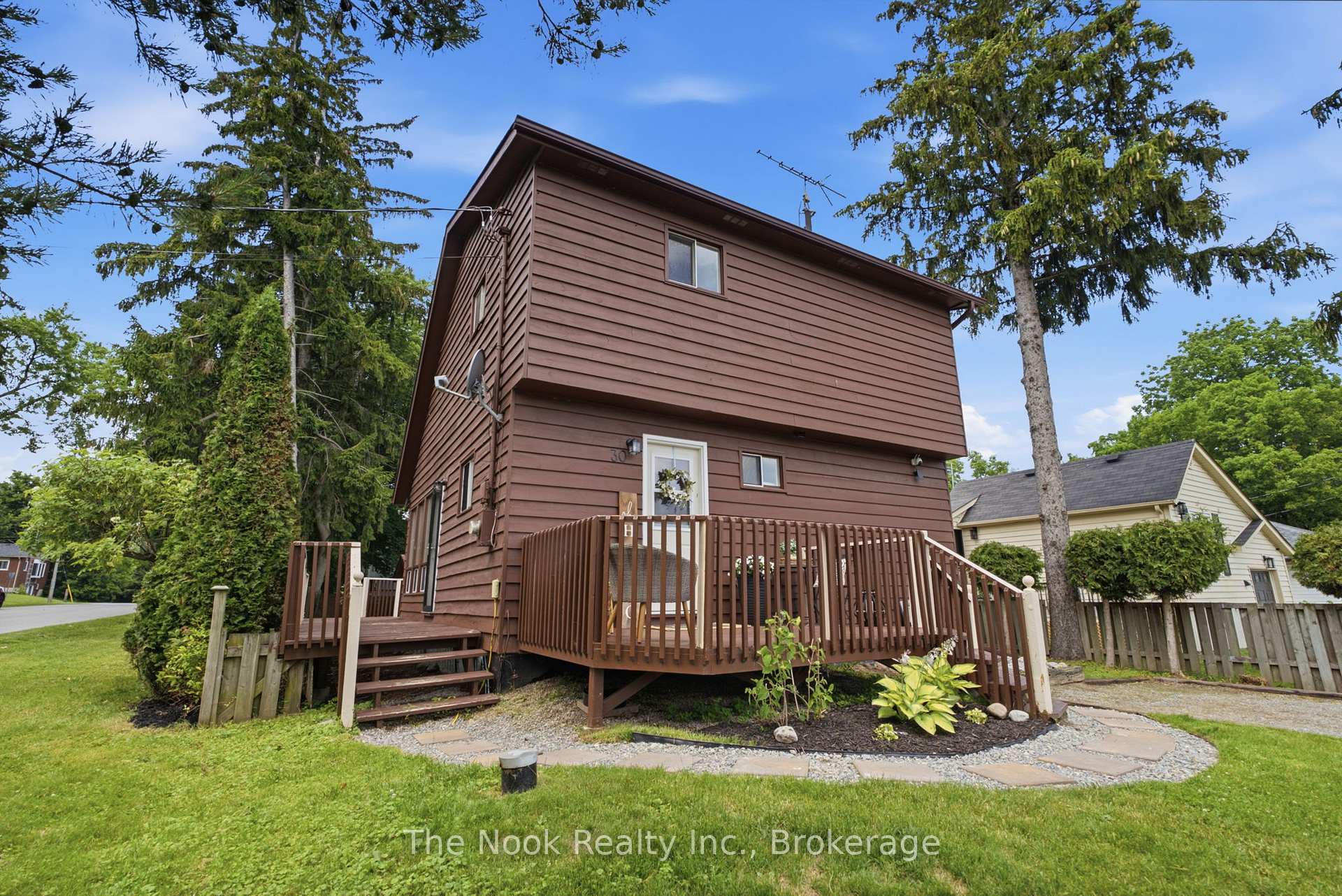 30 Lakeview Avenue, Scugog, ON L0B 1E0