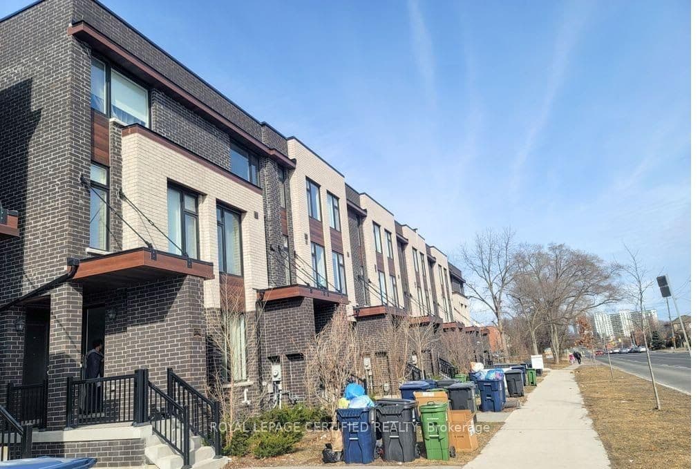 1762A Lawrence Avenue, Toronto, ON, Rustic