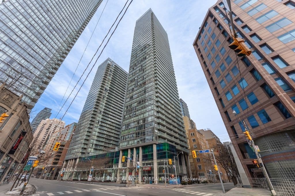 38 Grenville Street, Toronto - Condo Apartment