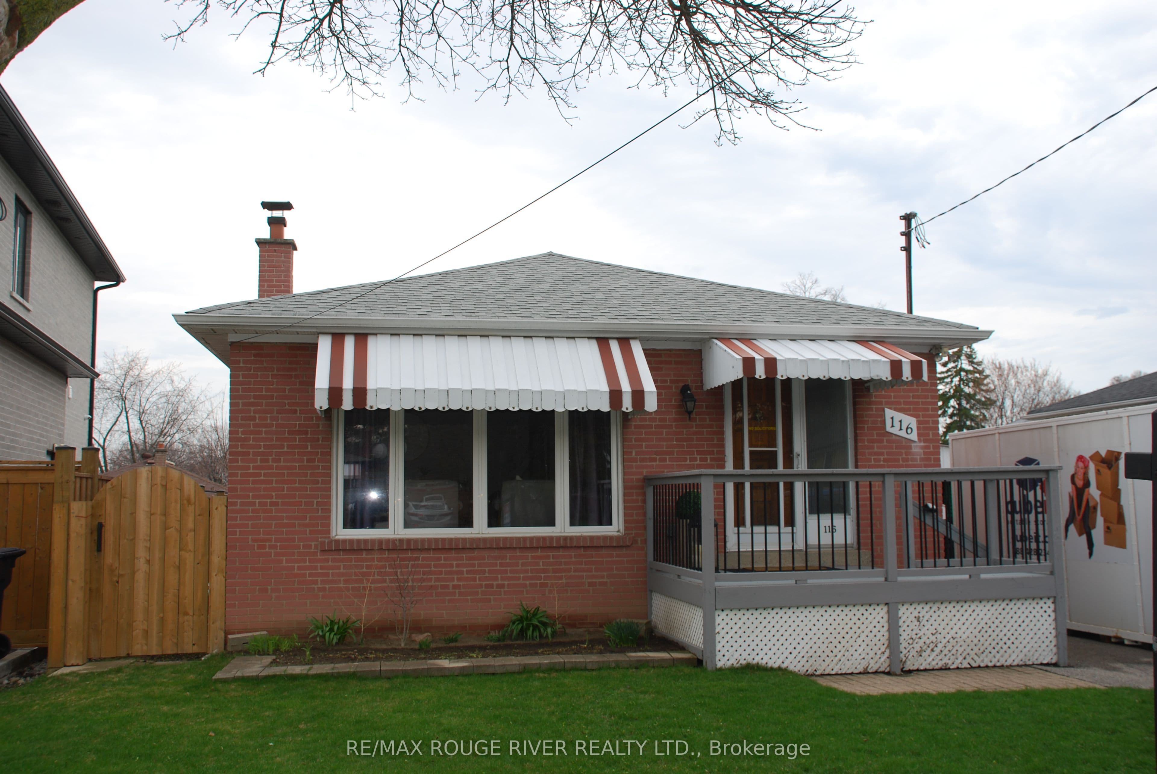 116 Lord Roberts Drive, Toronto - Detached