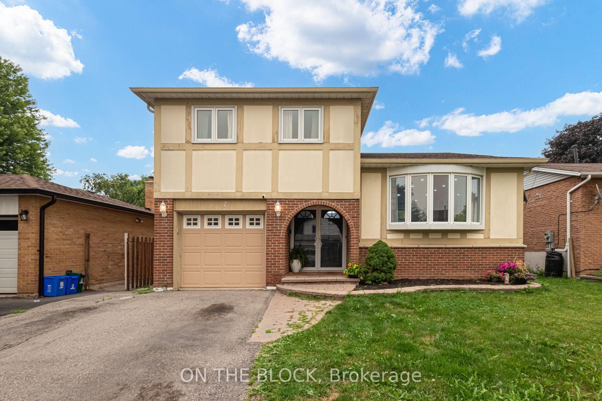 7 Chopin Court, Whitby, ON L1N 6C5