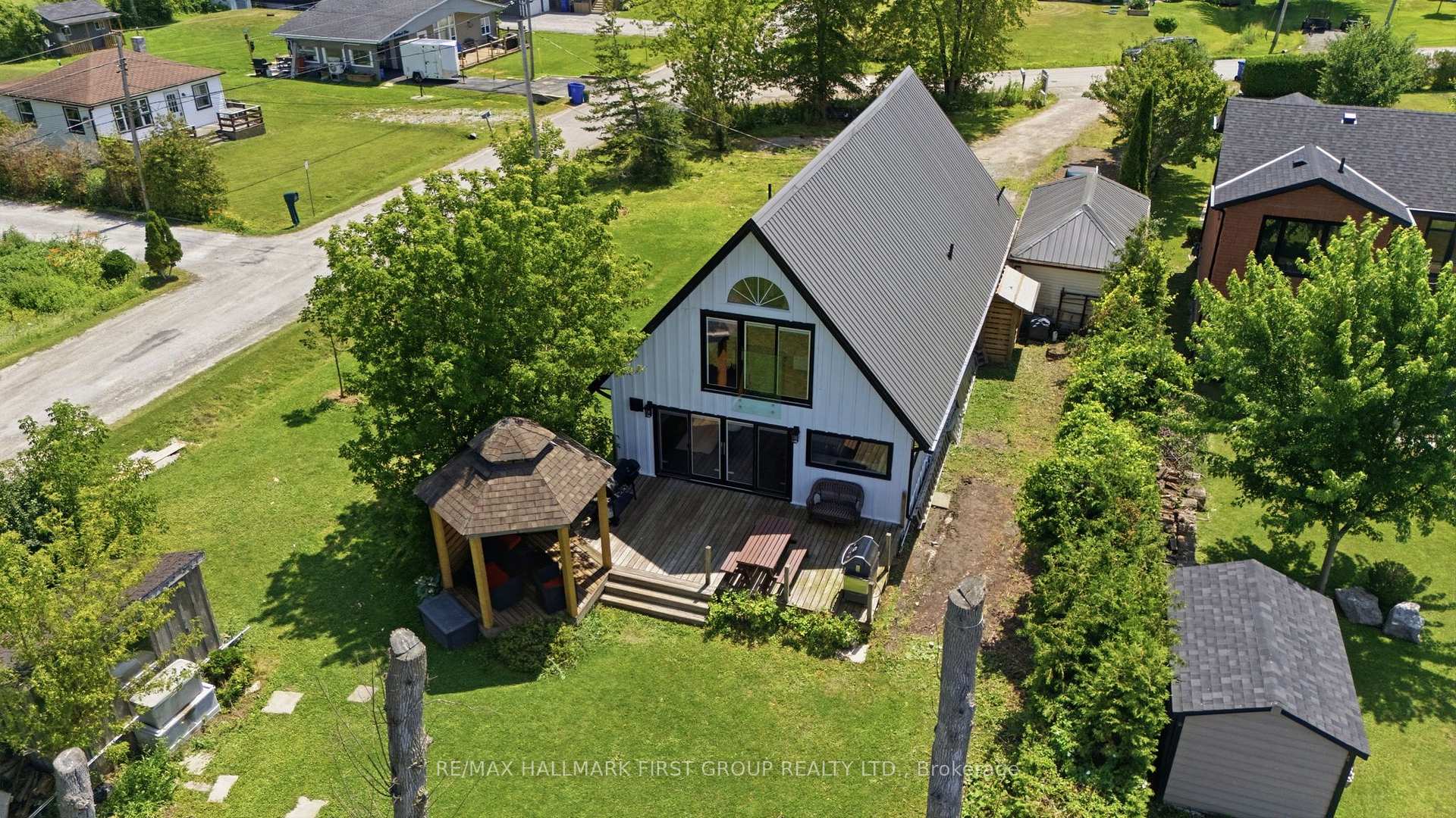 26 Burnie Road, Georgina, ON L0E 1N0