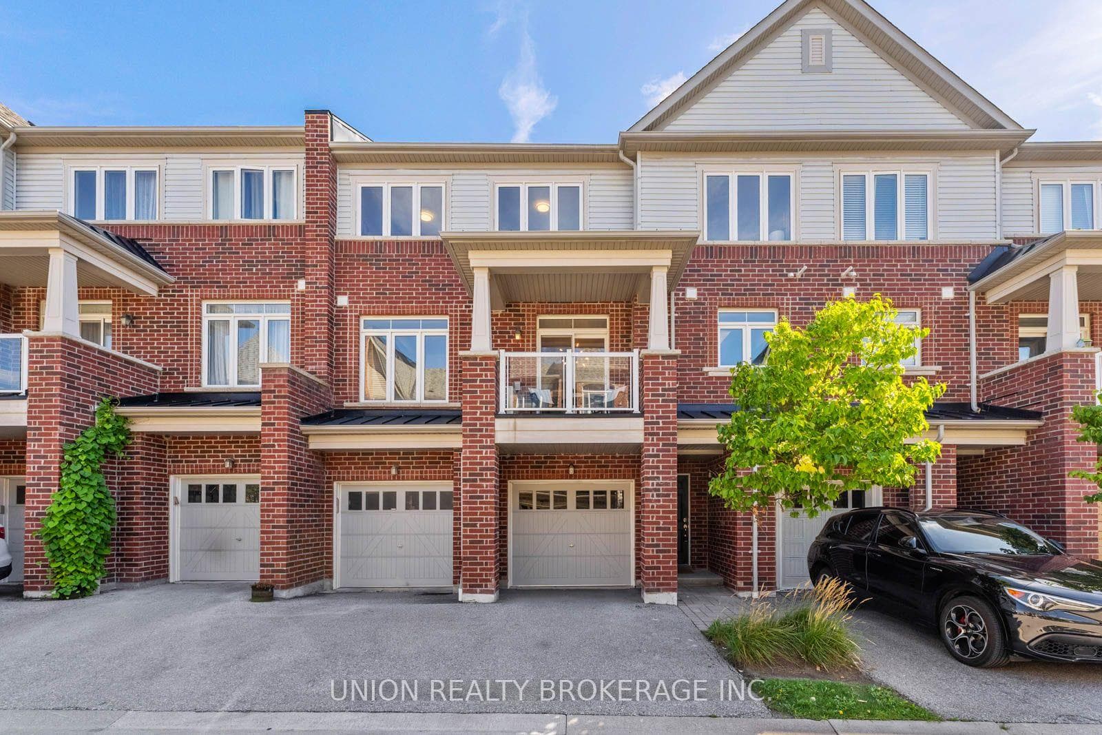 2425 Nantucket Chase 101, Pickering, ON L1X 0E4