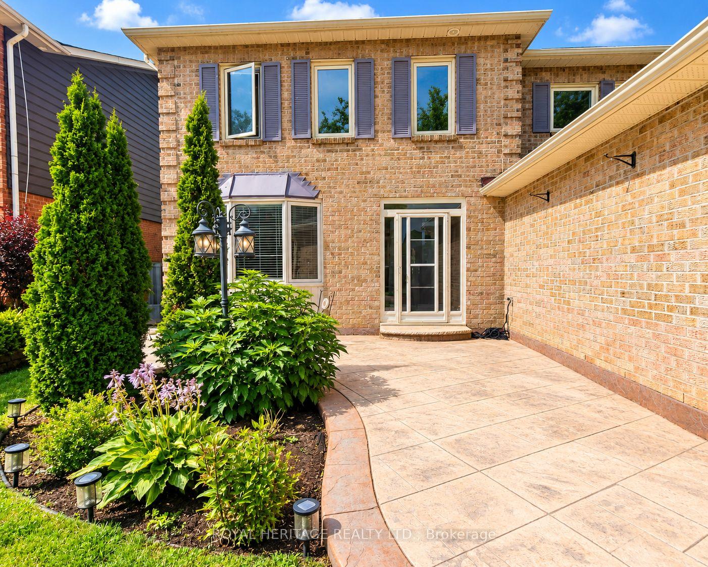 1221 Fieldstone Circle, Pickering, ON L1X 1B9