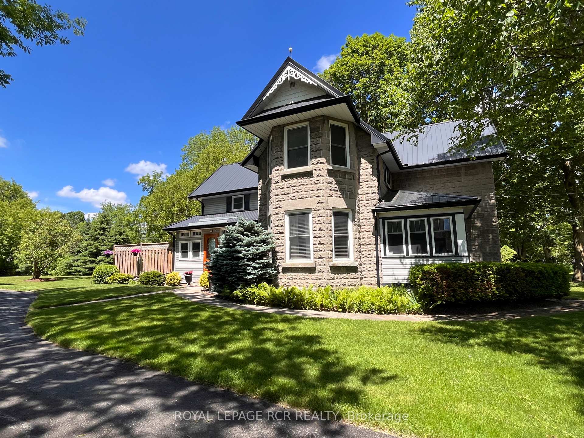 20314 Leslie Street, East Gwillimbury, ON L0G 1R0