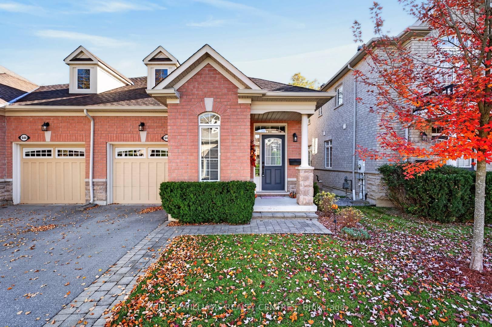 642 Tapestry Lane 35, Newmarket, ON L3X 3C8