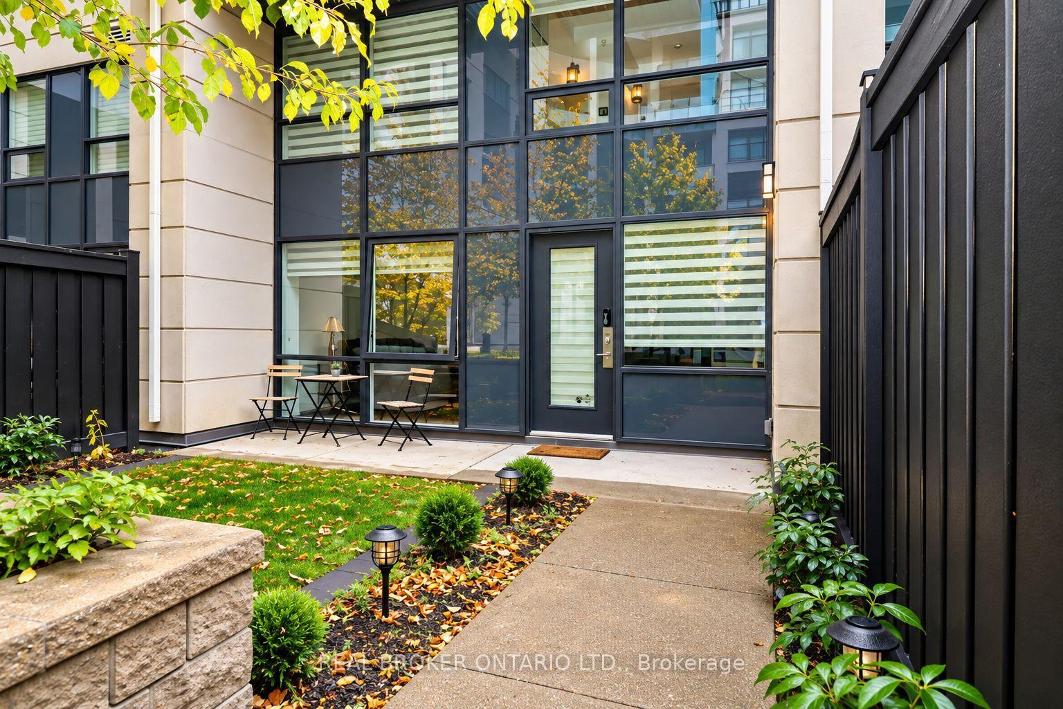 12 Woodstream Boulevard 111, Vaughan, ON L4L 8C3