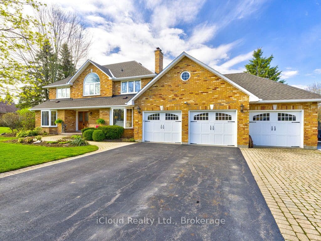 11012 Amos Drive, Milton - Detached