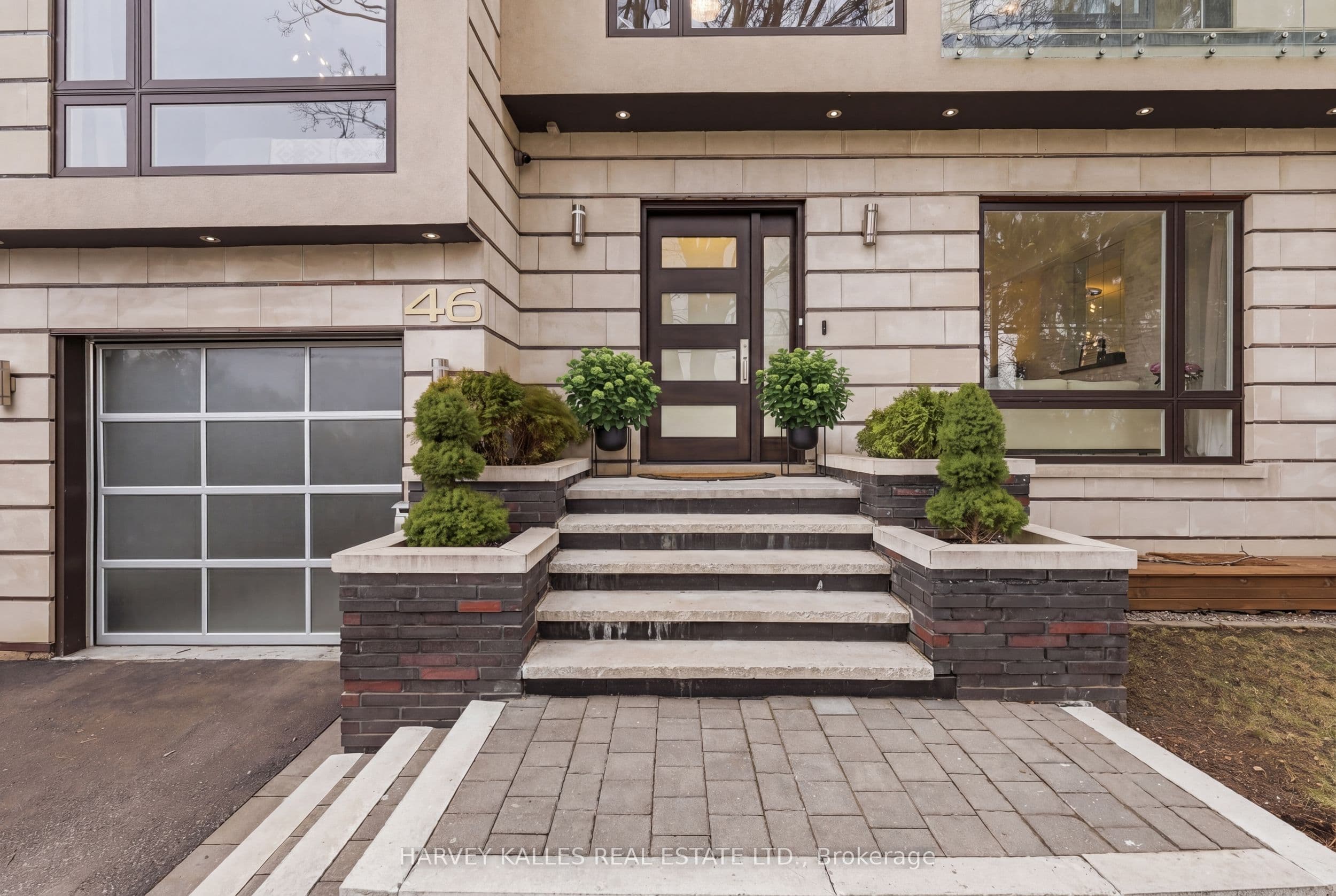 46 Ravenscrest Drive, Toronto - Detached