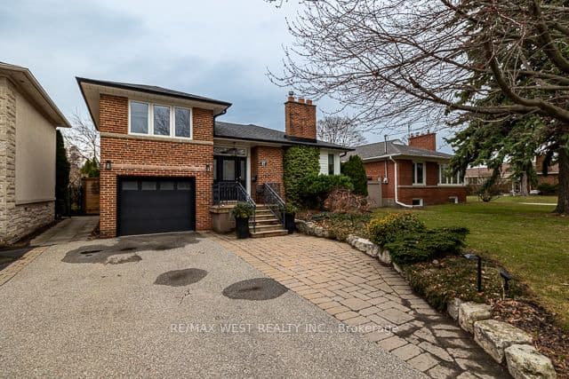 17 Saybrook Avenue, Toronto - Detached
