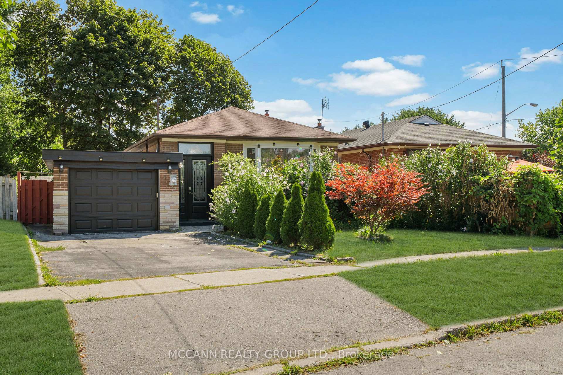 17 Barlow Road, Toronto, ON M1G 2B5
