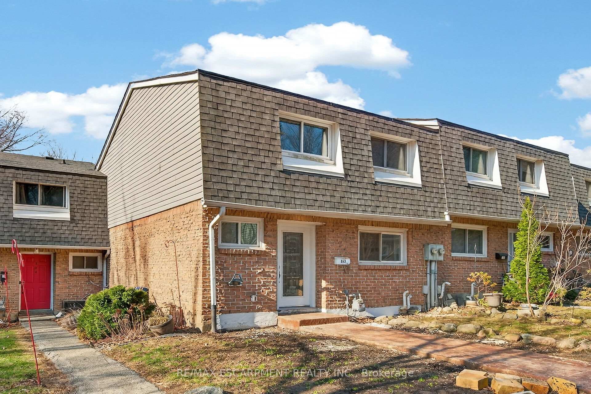 2050 Upper Middle Road 153, Burlington, ON L7P 3R9