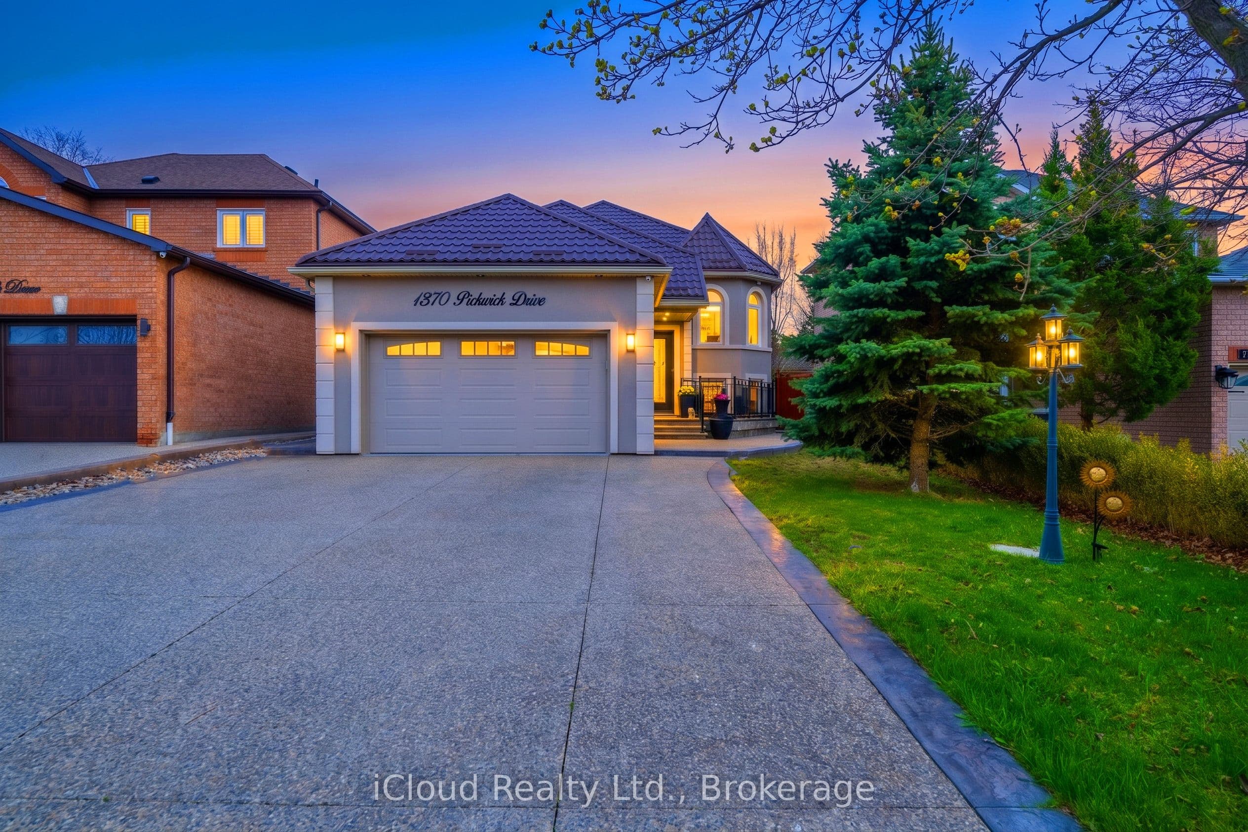 1370 Pickwick Drive, Mississauga - Detached