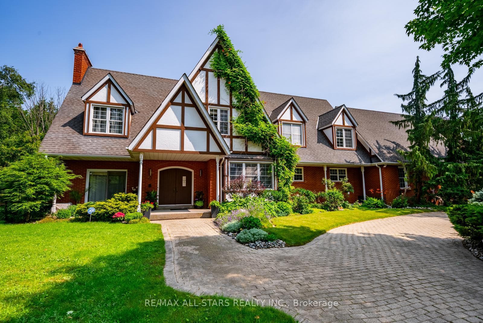 23 Forfardale Road, Whitchurch-Stouffville, ON L4A 7X3