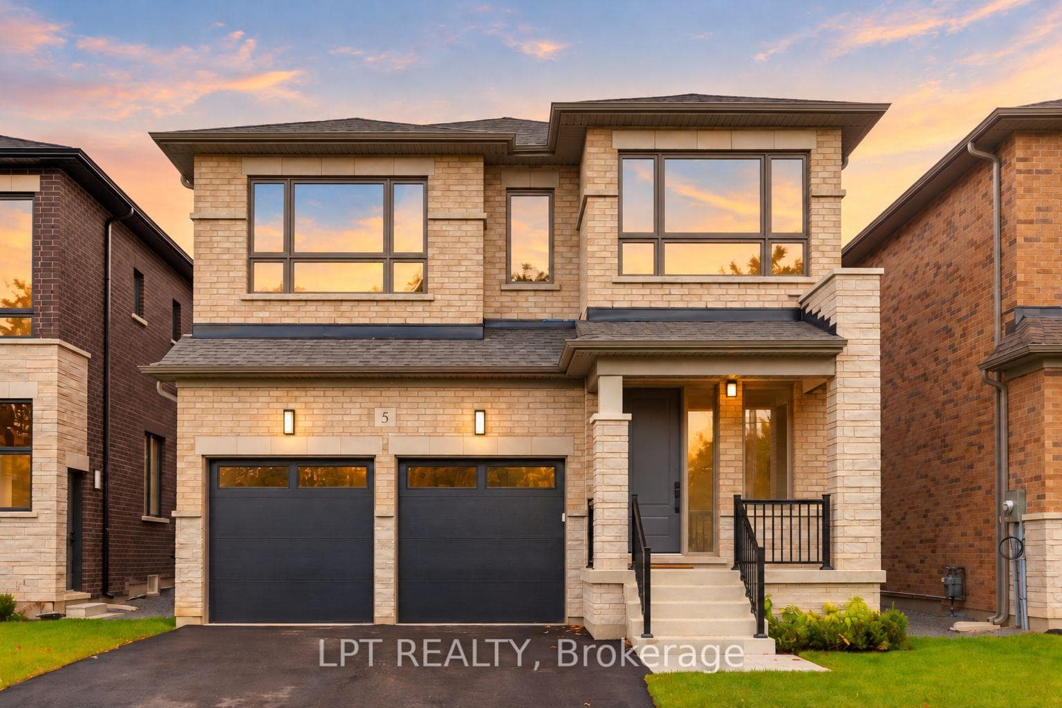 5 Richmond Park Drive, Georgina, ON L4P 0H2