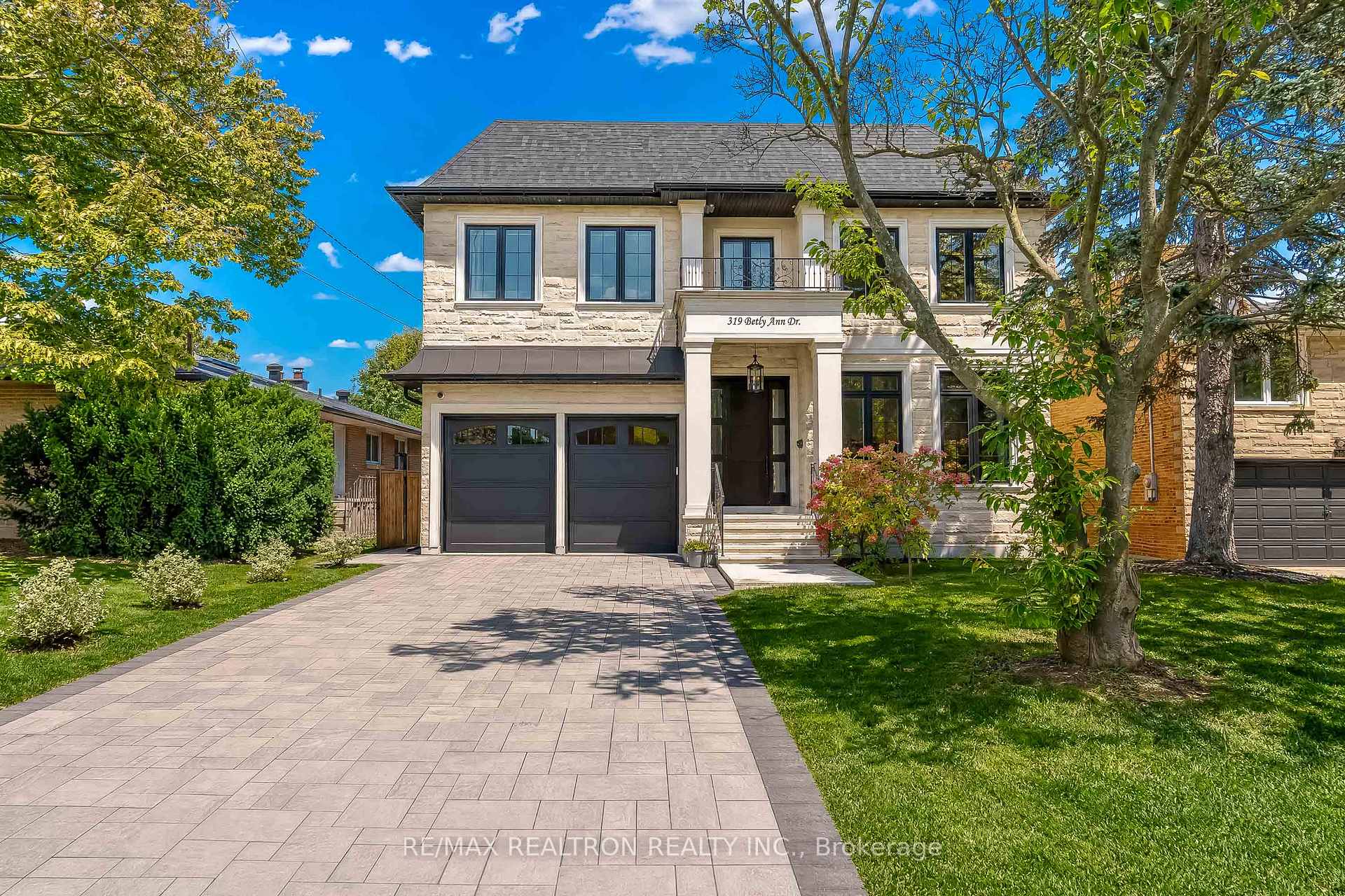 319 Betty Ann Drive, Toronto, ON M2R 1B4