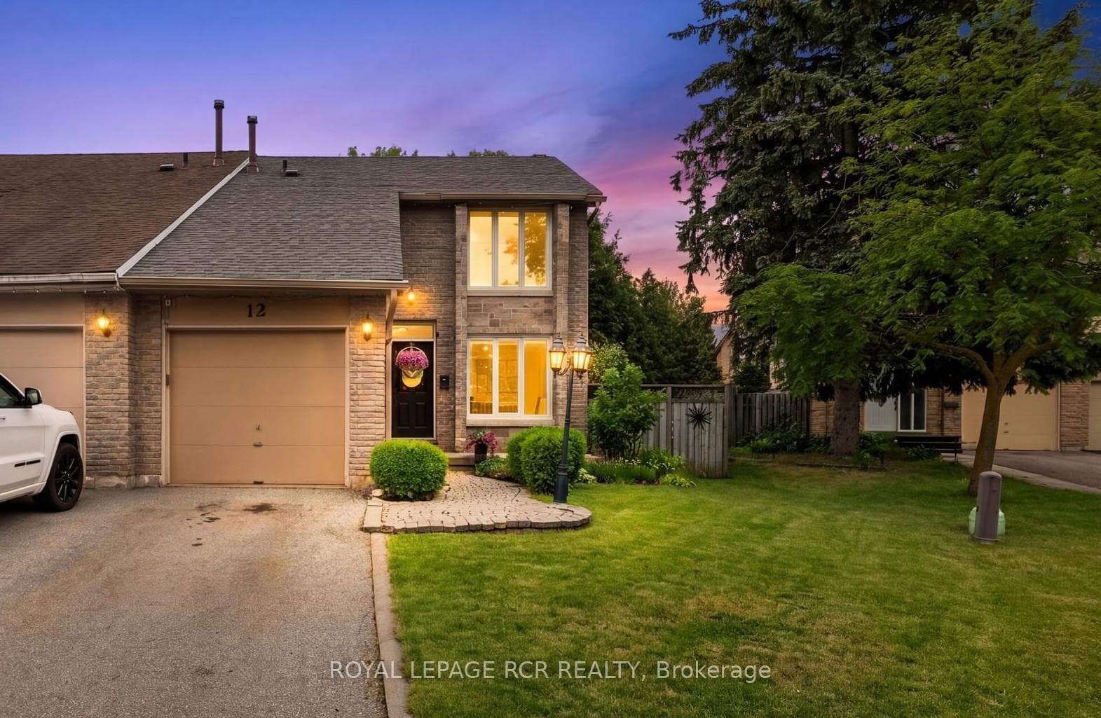 12 Macassa Court, Brampton, ON L6Z 1B3