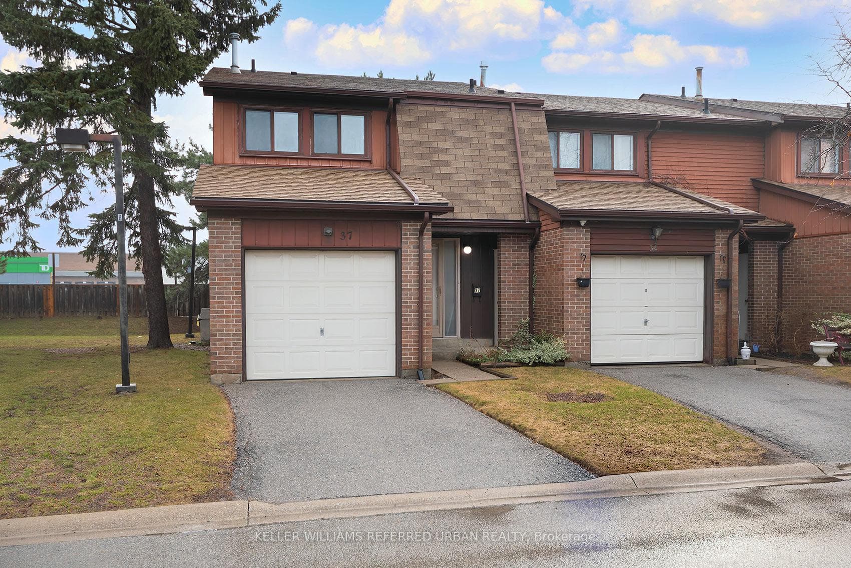 11 Plaisance Road 37, Richmond Hill, ON L4C 5H1