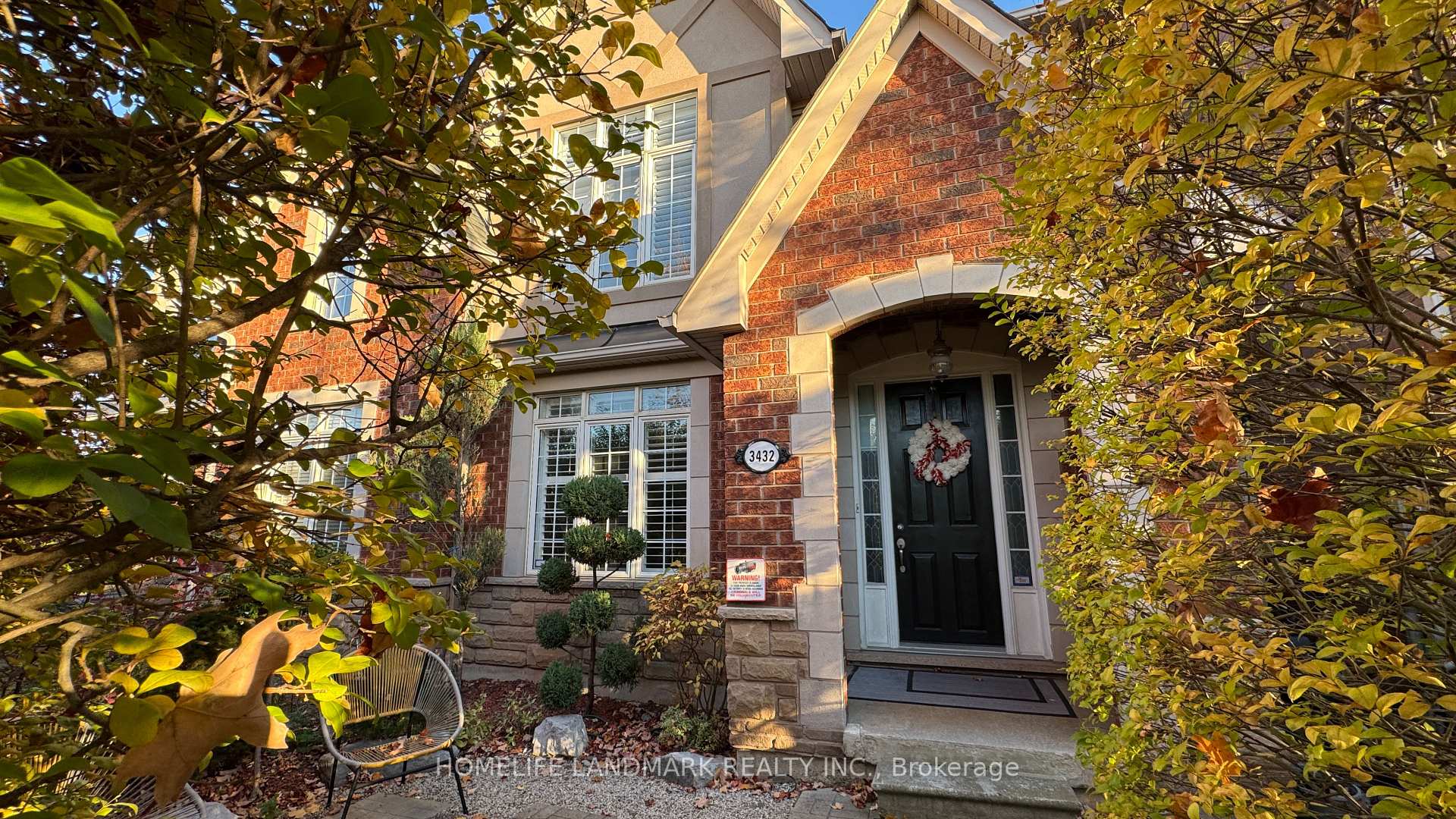 3432 Eglinton Avenue W, Mississauga, ON L5M 7P2