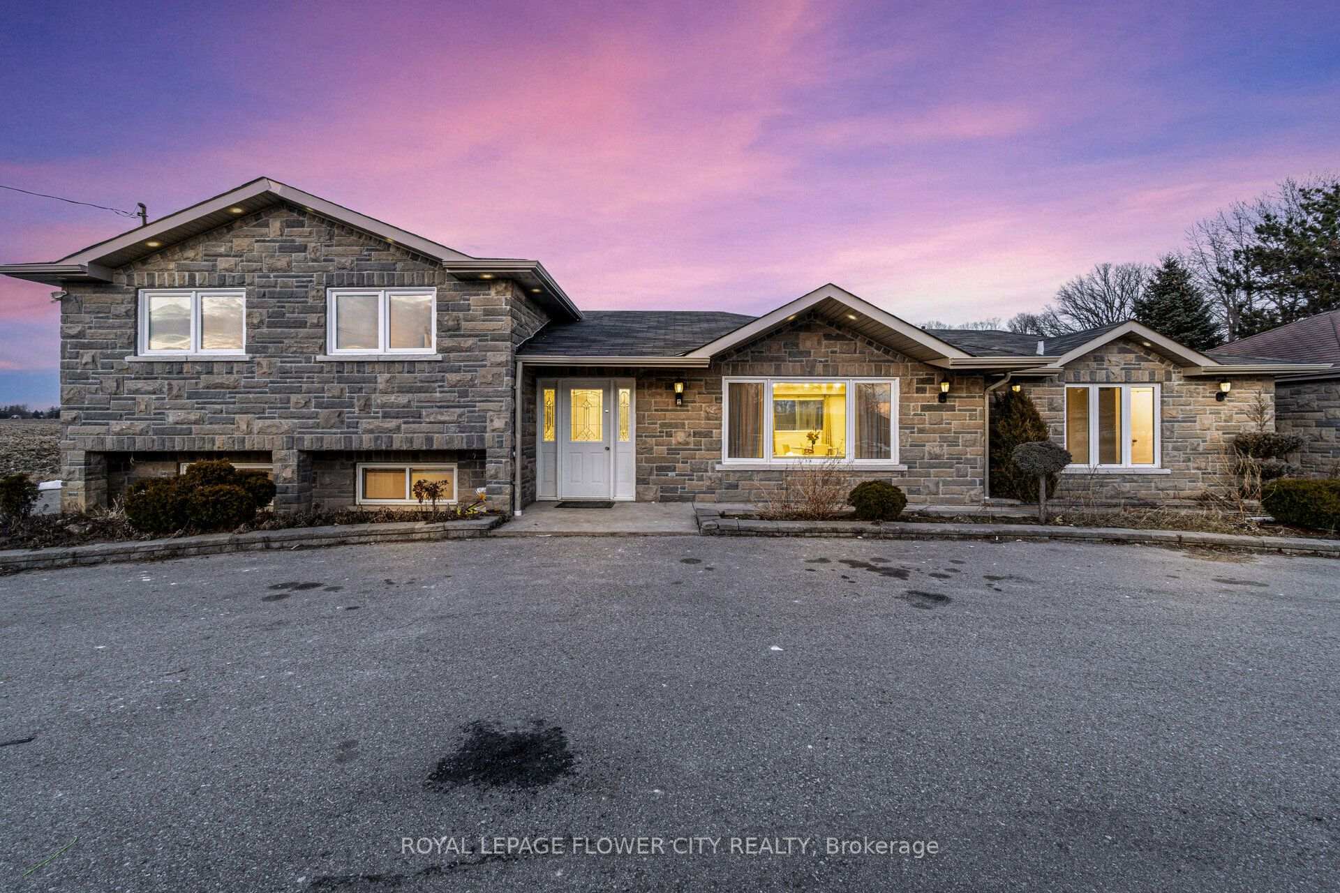 12821 Heritage Road, Caledon, ON L7C 1T9