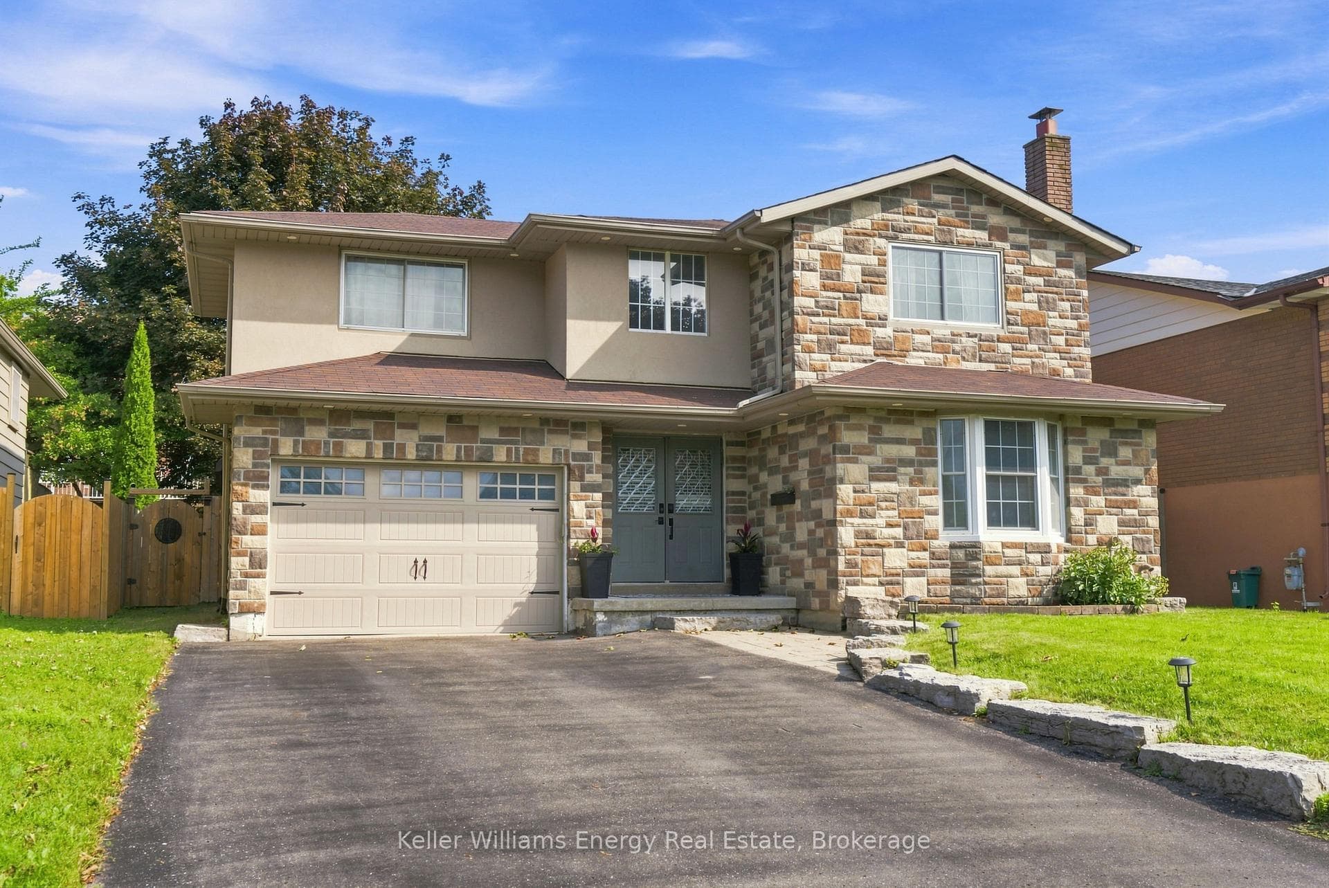 1014 Pinetree Court, Oshawa, ON L1K 1P4